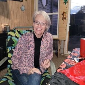 Meet your Posher, Laurie